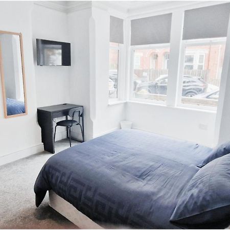 Double Room In Modern House Near Nottingham Exterior photo